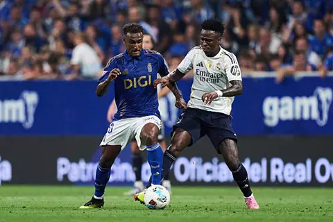 بسبب إيماءات عنصرية ضد ريال مدريد.. اعتقال مشجع لأوفييدو